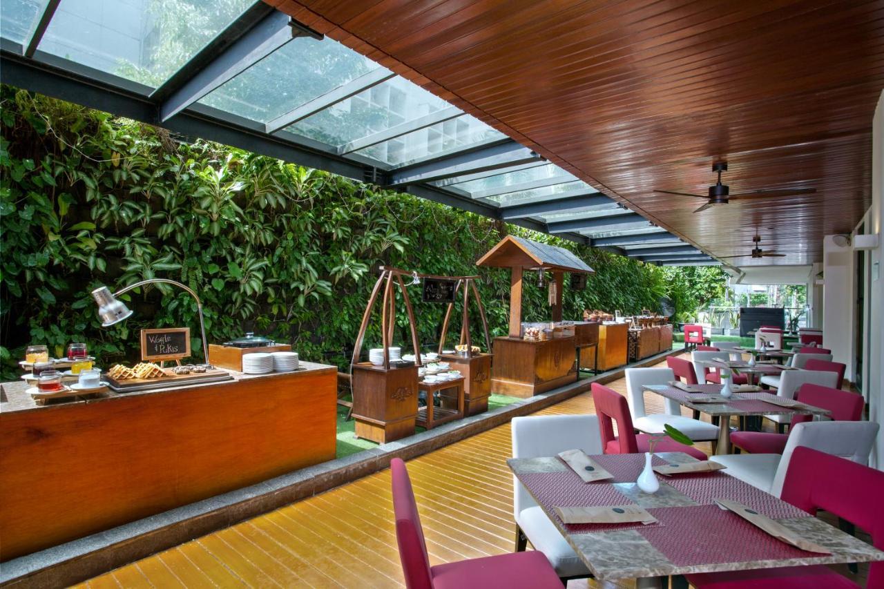 Swiss-Belboutique Yogyakarta Hotel Exterior photo